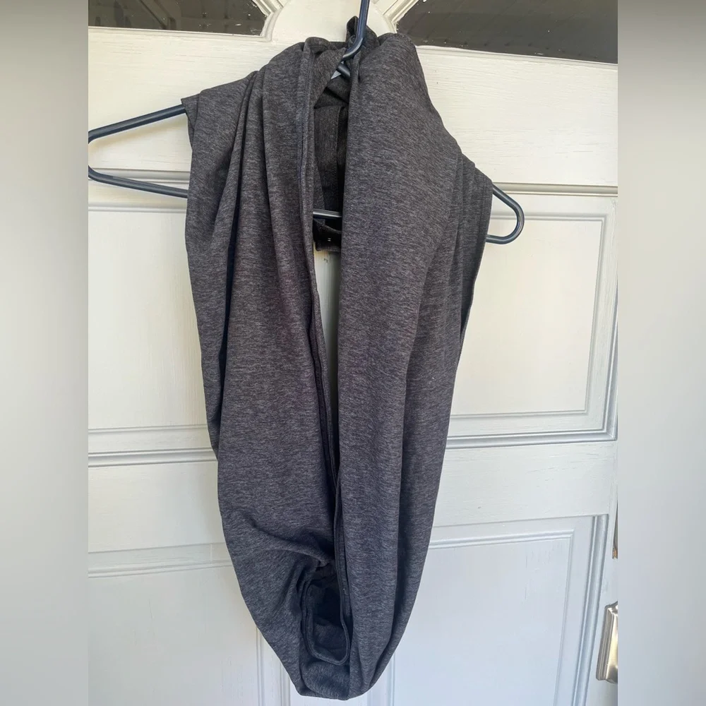 Lululemon Vinyasa Scarf Navy Blue, Excellent Condition
